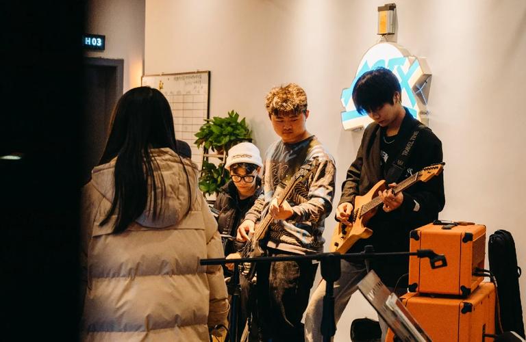 深度解析：博彩公司如何利用“虚假弹窗”打断玩家的理智思考节奏。（揭秘博彩公司如何借“假弹窗”扰乱玩家的理性决策节奏）